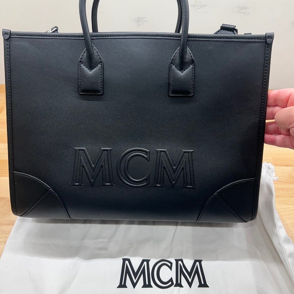 MCM TOTE IN SPANISH CALF LEATHER. SOLD